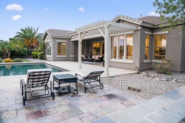 Building Photo - 527 E Tonto Dr