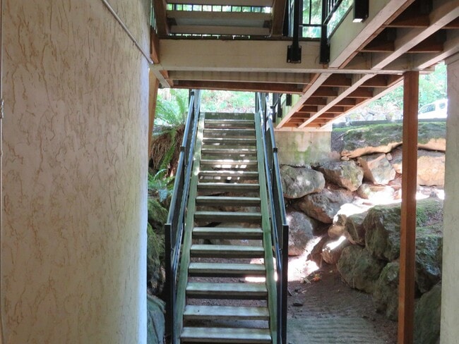 Building Photo - Totem Lake Cute 1bed/1bath ground floor Condo! $1695.00