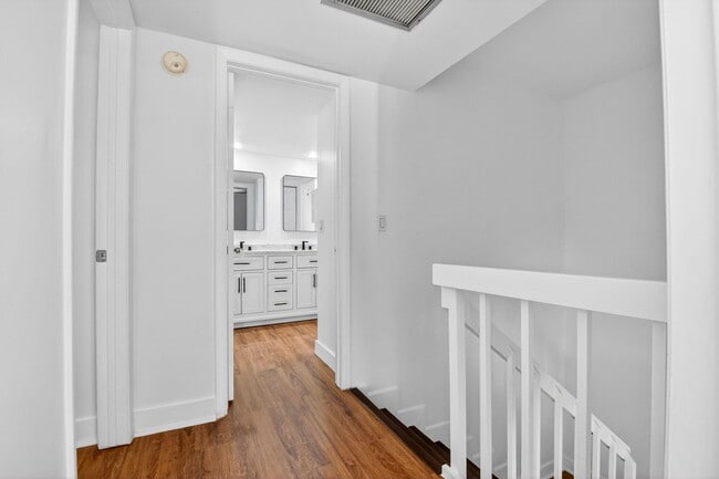 Building Photo - 198 Lake Arbor Dr