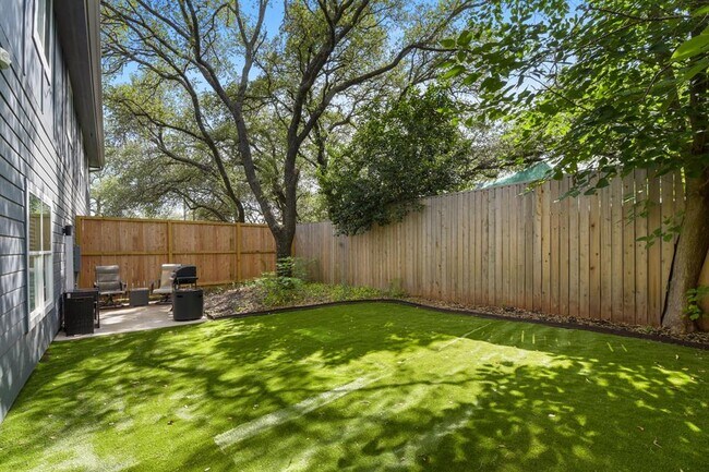 Building Photo - 24700 Whitney Dr