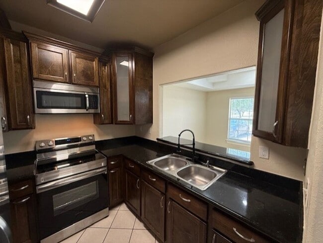 Building Photo - Ranchway Condominiums