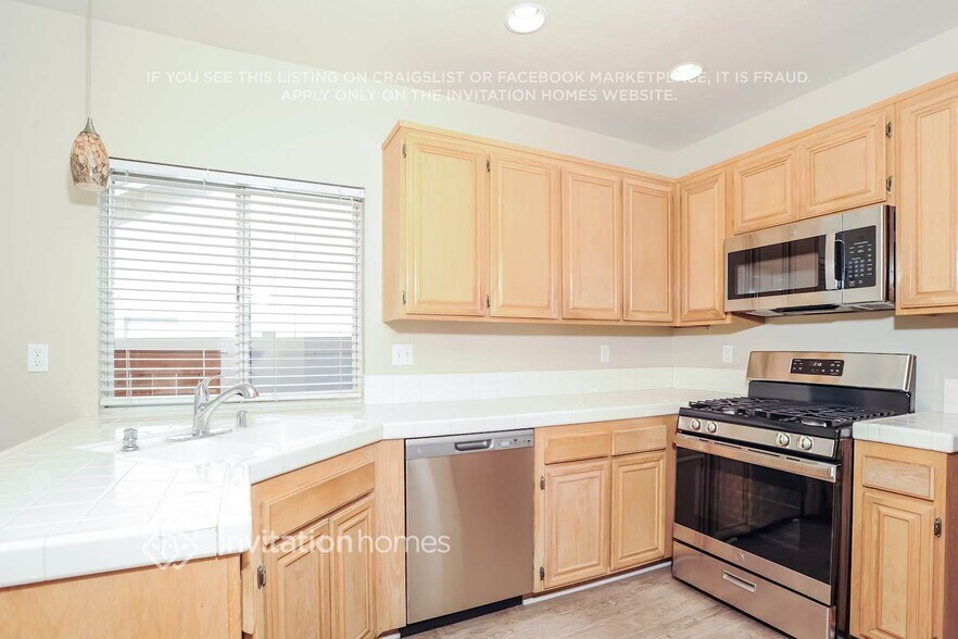 Building Photo - 42418 Coronet Ct