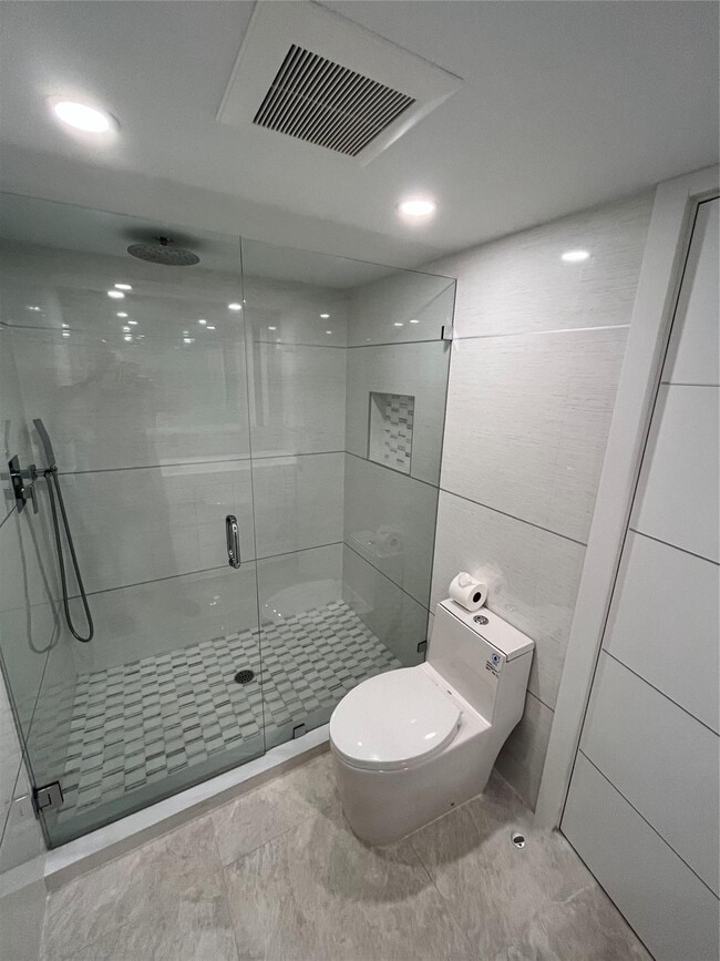 Building Photo - 3500 Galt Ocean Dr