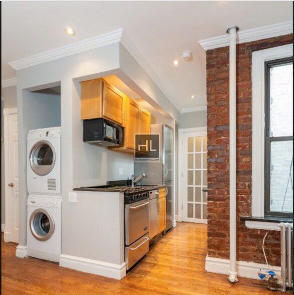 Building Photo - East 13th Street