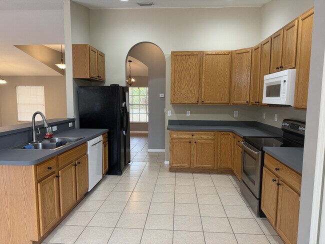 Building Photo - 4542 SW Savona Blvd