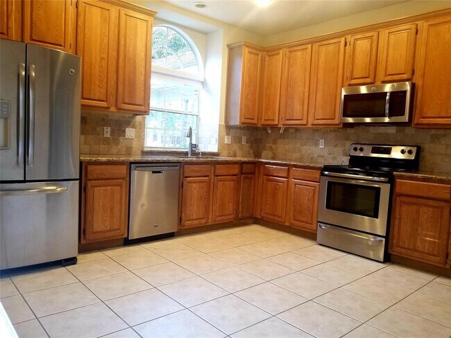 Building Photo - 14218 Swallowfield Dr