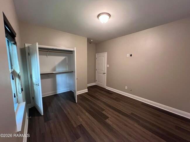 Building Photo - 100 Cautillion Dr