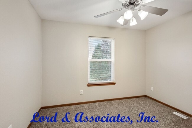 Building Photo - Two story, 3 Bdrm., 2 Bath Grain Valley