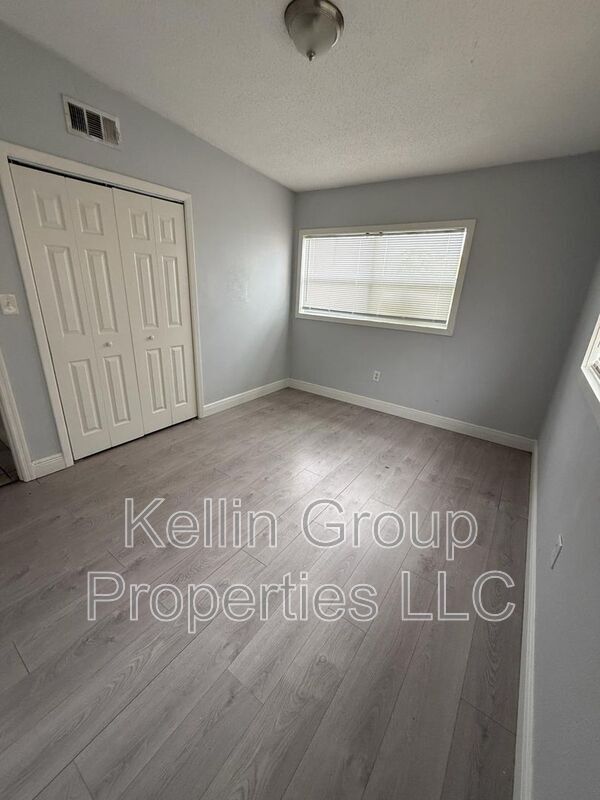 Building Photo - 1142 Carefree Cove Dr