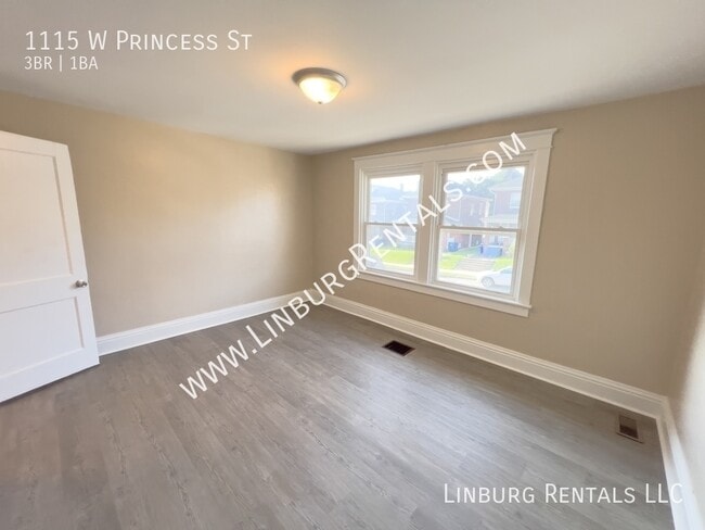 Building Photo - 1115 W Princess St