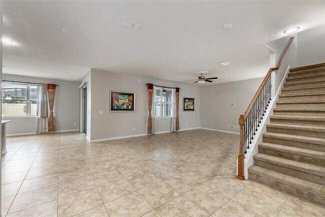 Building Photo - 6041 Town Center Blvd