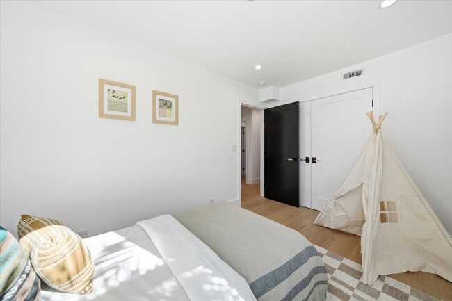 Building Photo - Completely Remodeled, Custom 4BR3.5BA Hilltop Home w/ Incredible Panoramic Ocean/Whitewater/Coast...