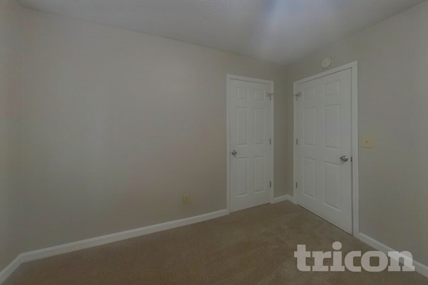 Building Photo - 120 Elberta Dr