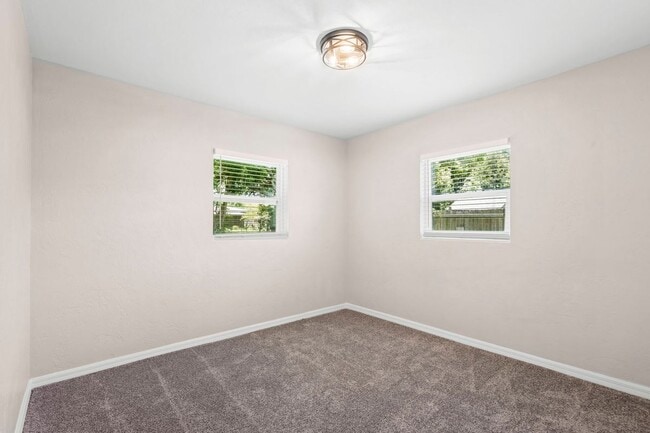 Building Photo - 50 Community Dr