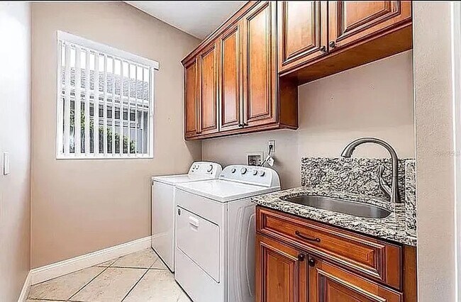 Building Photo - 2415 Raven Croft Ct