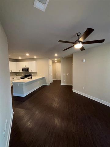 Building Photo - 111 Town Pl