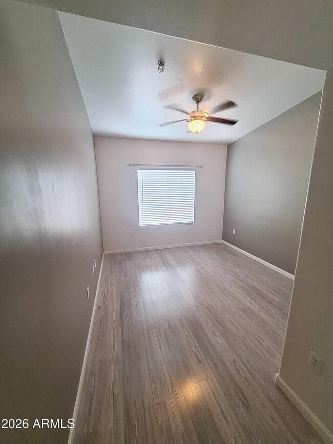 Building Photo - 1920 E Bell Rd