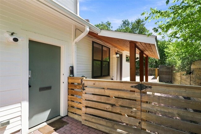 Building Photo - 3507 Vineland Dr