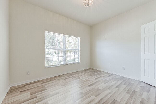 Building Photo - 8190 Silver Birch Way