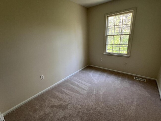 Building Photo - 937 Holborn Ct