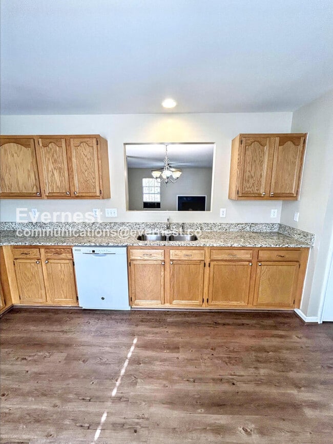 Building Photo - 941 Ujamaa Dr