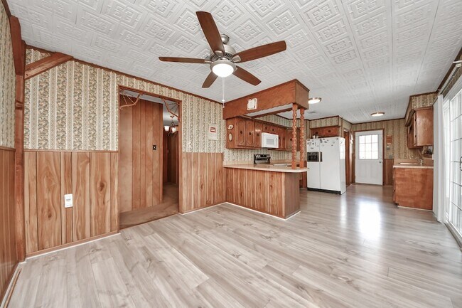 Building Photo - 535 Pampa St