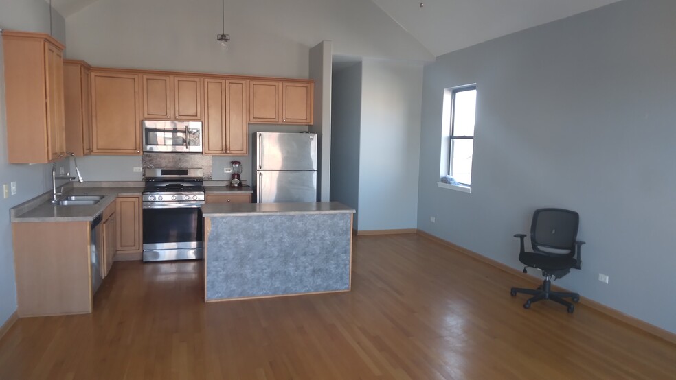 Kitchen View - 4820 S Champlain Ave