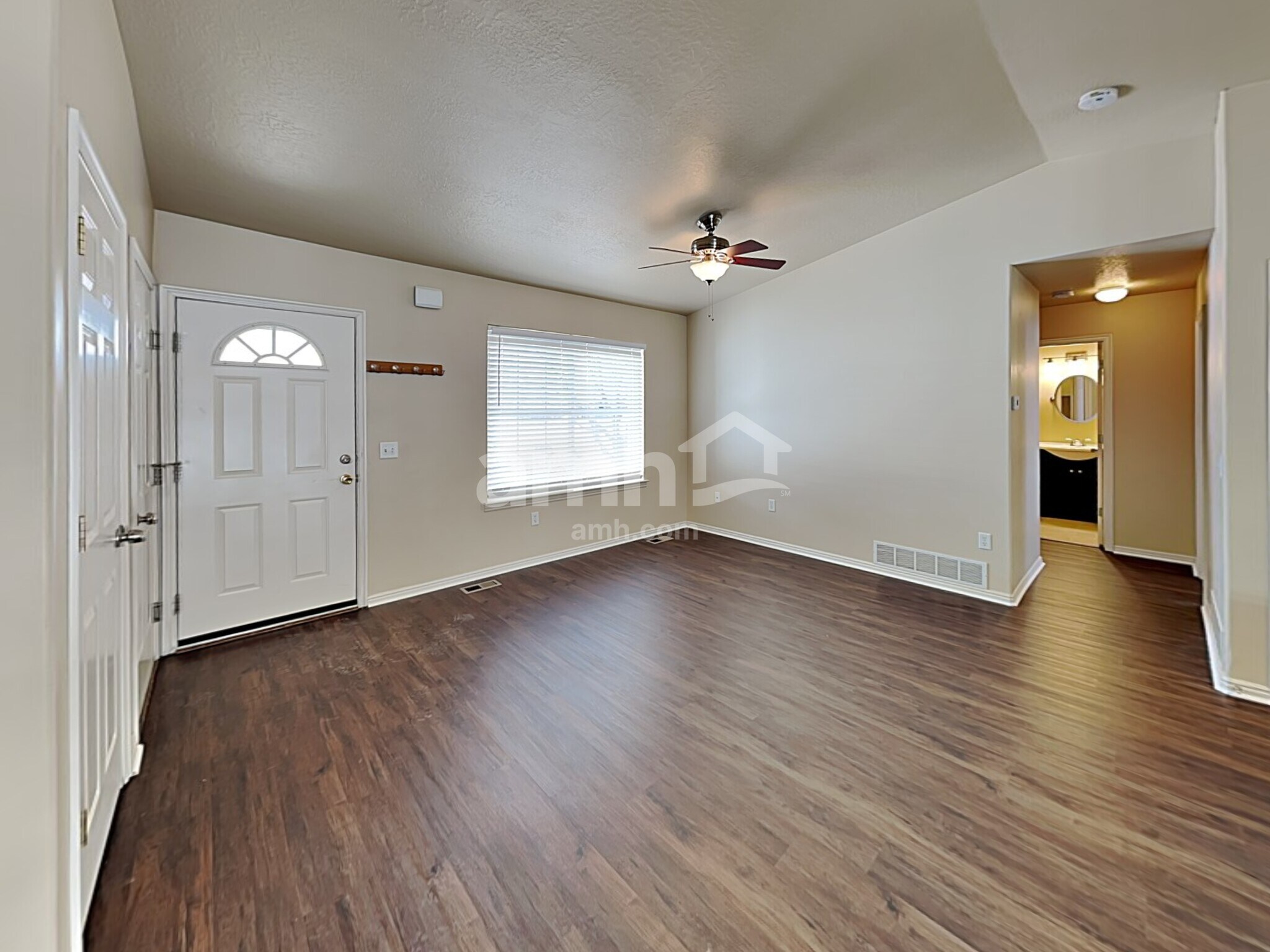 Building Photo - 1381 N 550 E