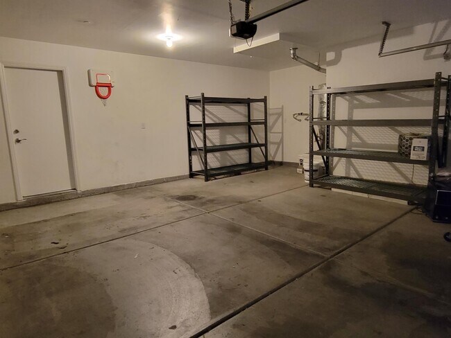 Building Photo - 3001 Camino Sereno Ave