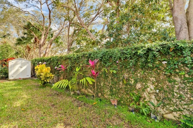 Building Photo - 387 Kelsey Park Dr