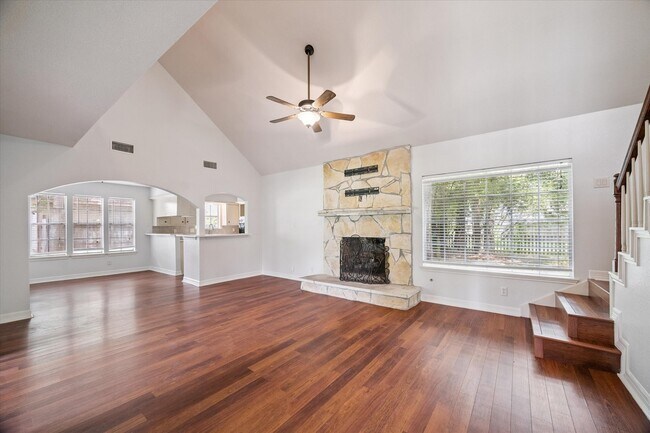 Building Photo - 23906 Northcrest Dr