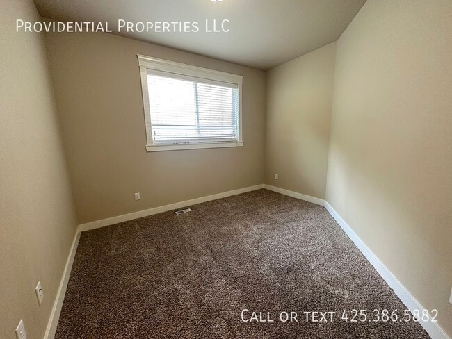 Building Photo - 9720-9186 186 St E