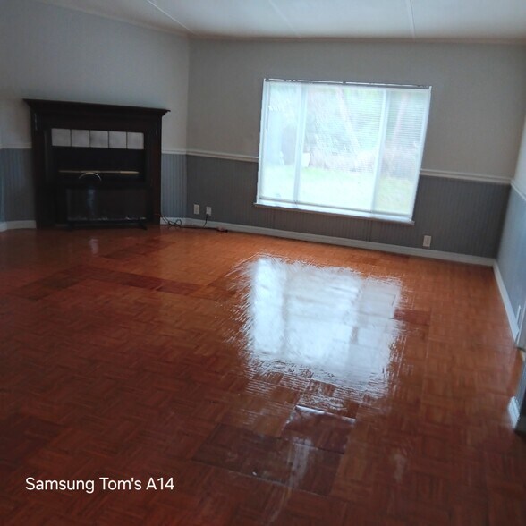 Building Photo - 2420 Elsie Cir