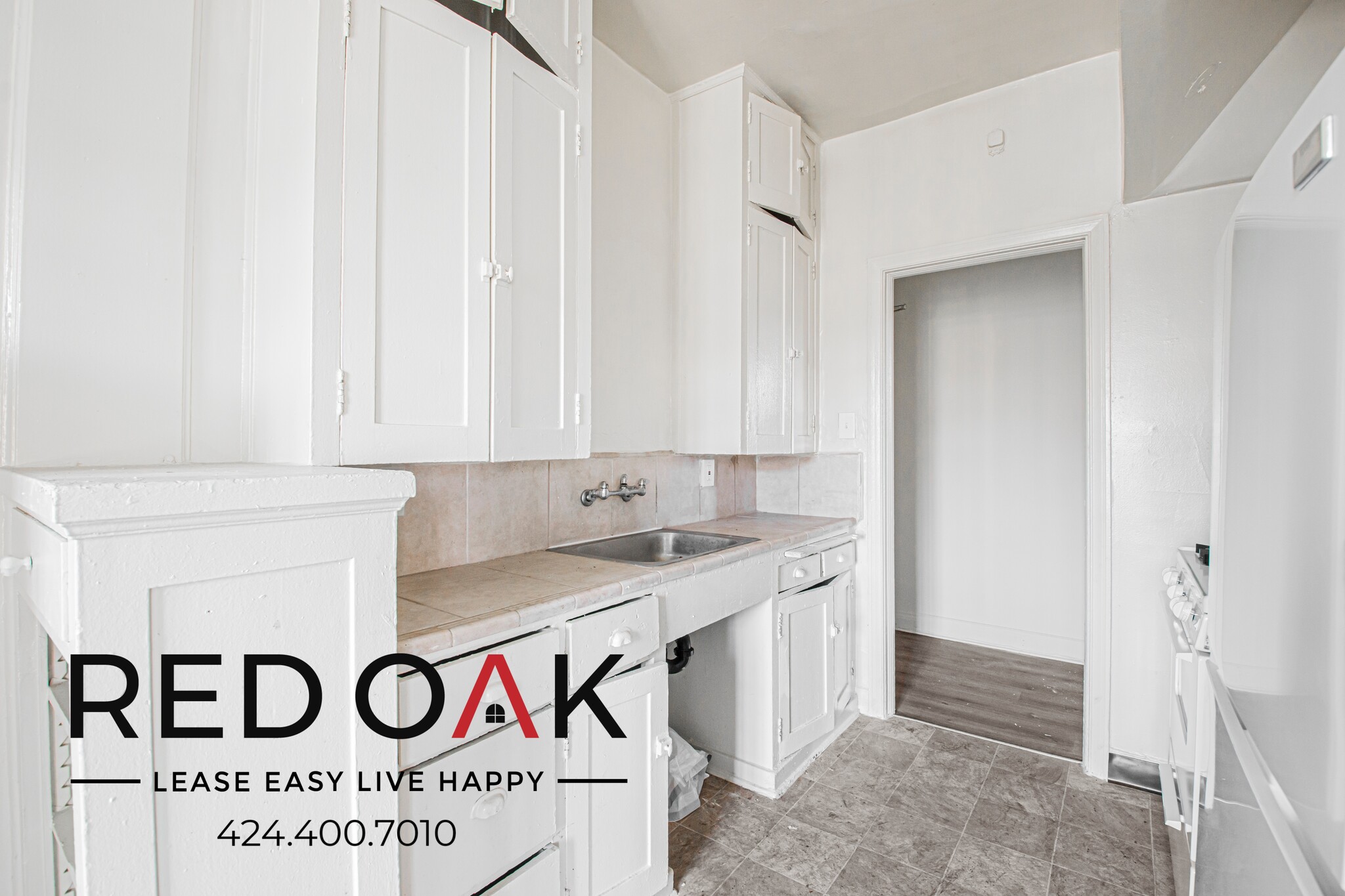 Building Photo - 335 S Berendo St