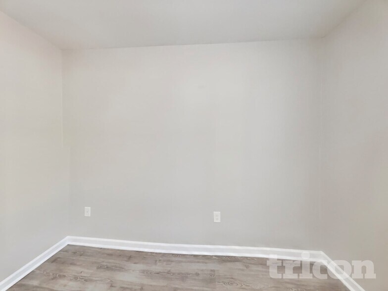 Building Photo - 500 Sunray Dr