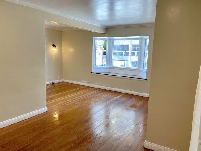 Primary Photo - 108 Witmer St
