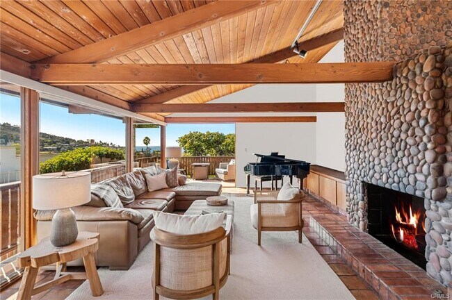 Building Photo - 1346 Cerritos Dr