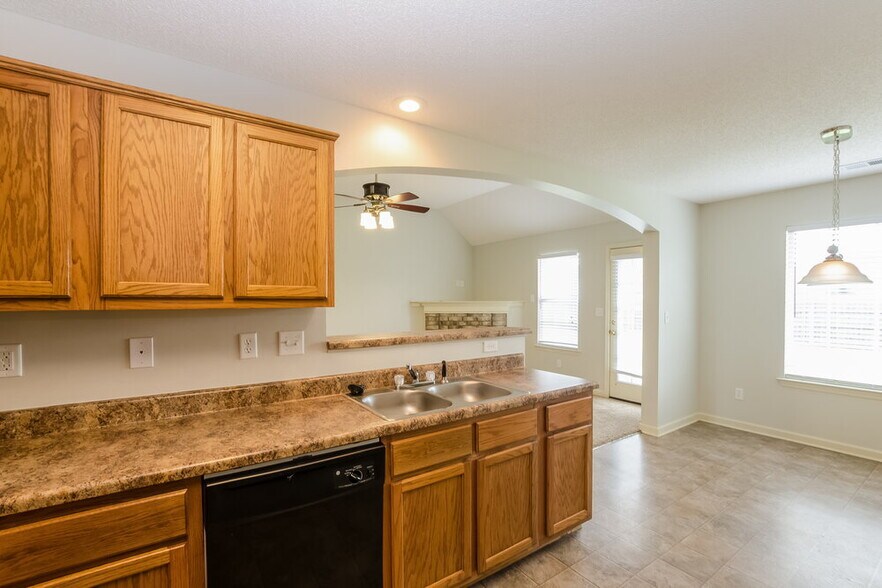 Building Photo - 10221 Adikson Dr