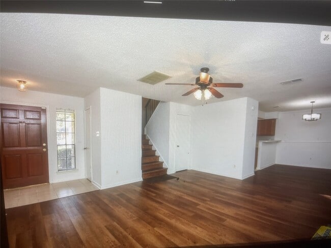 Building Photo - 8239 Viny Ridge Dr