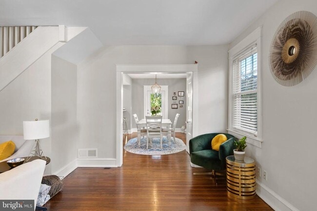 Building Photo - 404 S Jackson St