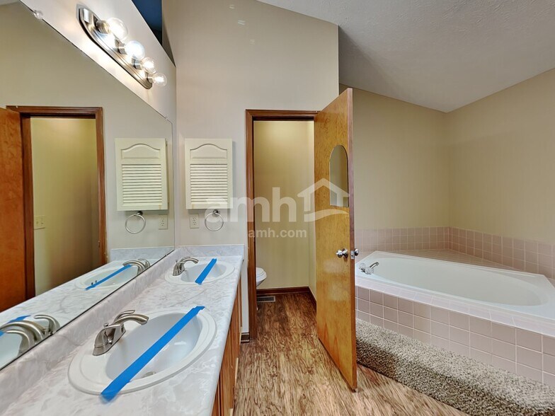 Building Photo - 350 Timber Ridge Dr
