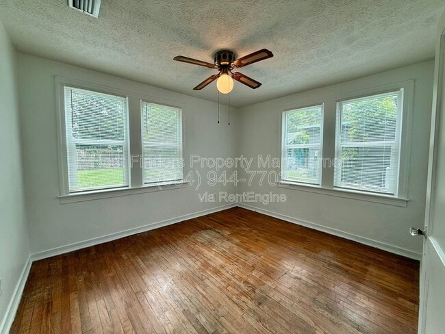 Building Photo - 5143 Palmer Ave