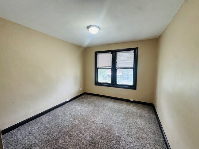 Building Photo - 10630 Kimberly Ave