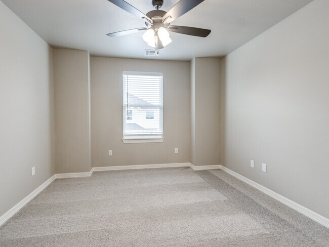 Building Photo - 10601 NW 23rd St