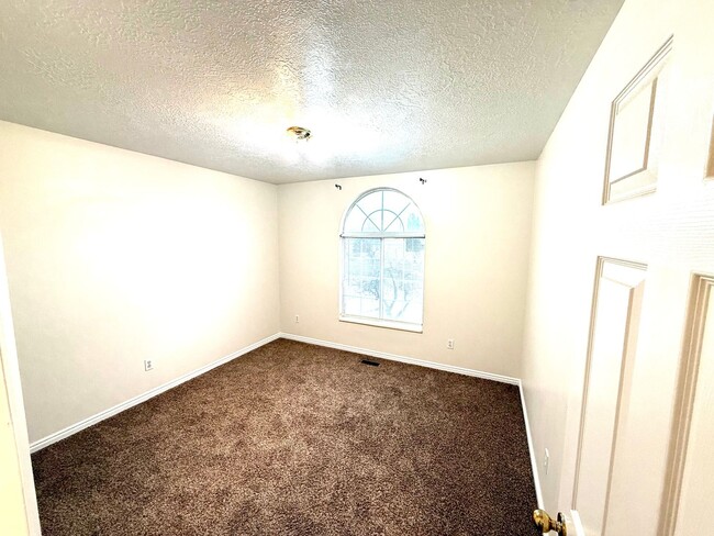 Building Photo - Beautiful Home in Excellent Lehi Location!