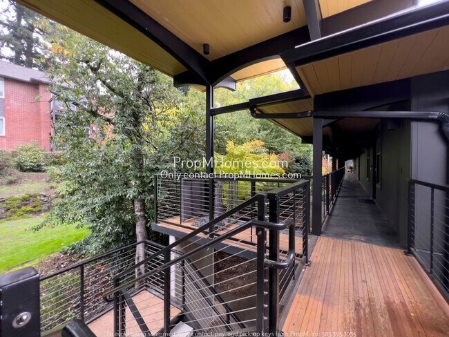 Building Photo - One Bedroom Condo on the Water in Lake Osw...