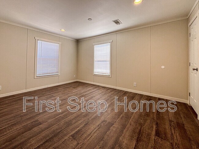 Building Photo - 1402 Cotopaxi St