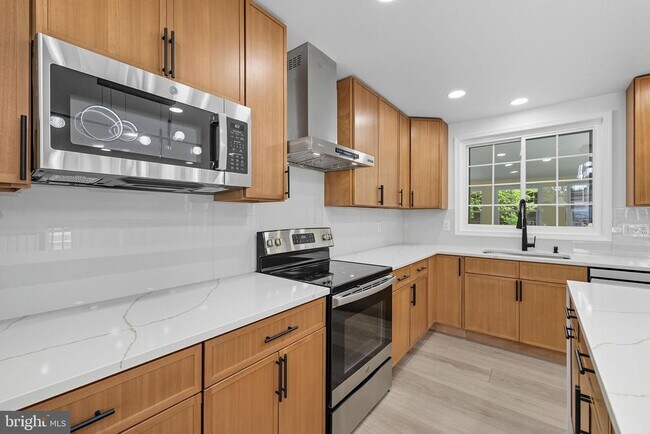 Building Photo - 13546 Tabscott Dr