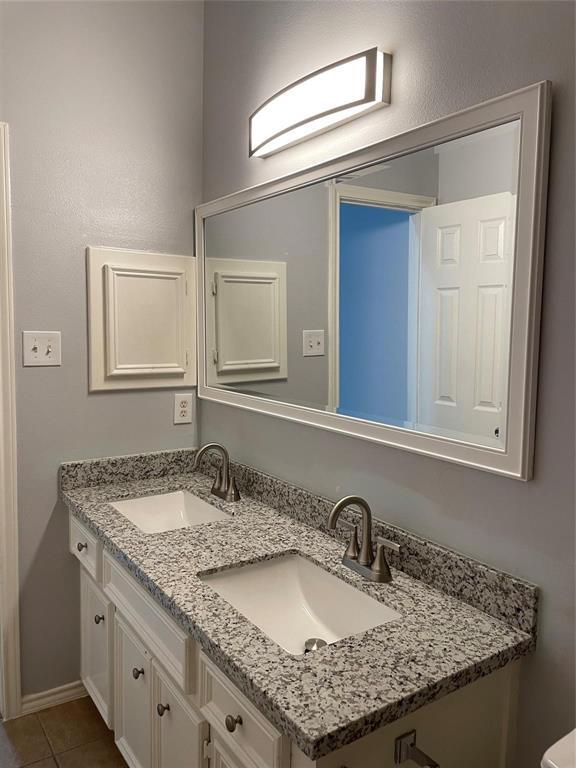 Building Photo - 12910 Redbud Shores Ln