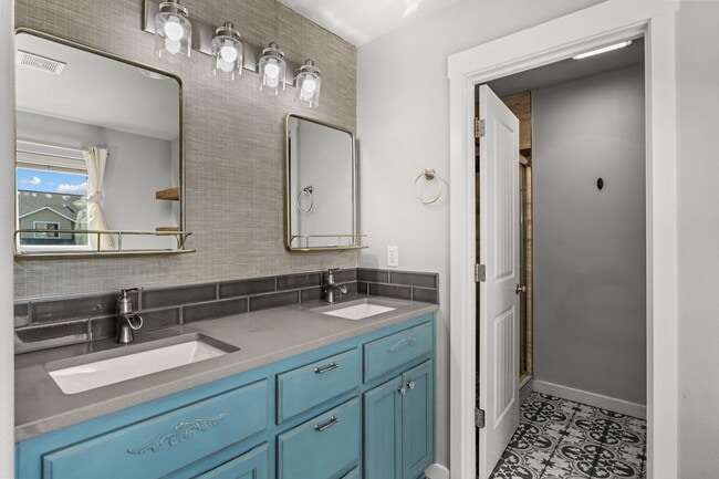 Building Photo - Exquisite 4 Bed, 2.5 Bath Redmond Retreat: Endless Backyard Amenities, Farmhouse Upgrades, and Tr...
